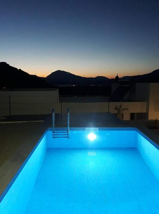 Villa Miron กามิลารี ภายนอก รูปภาพ