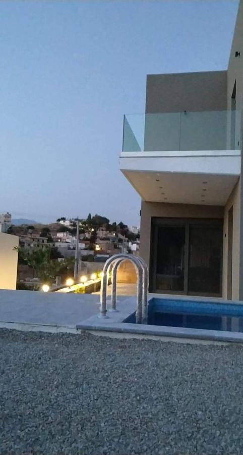 Villa Miron กามิลารี ภายนอก รูปภาพ